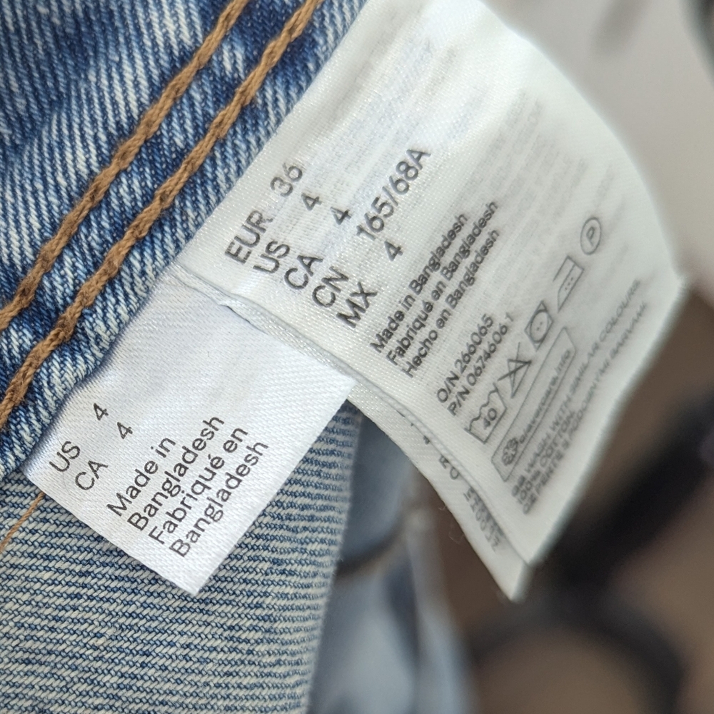 H&M buttoned denim skirt - Picture 3 of 3